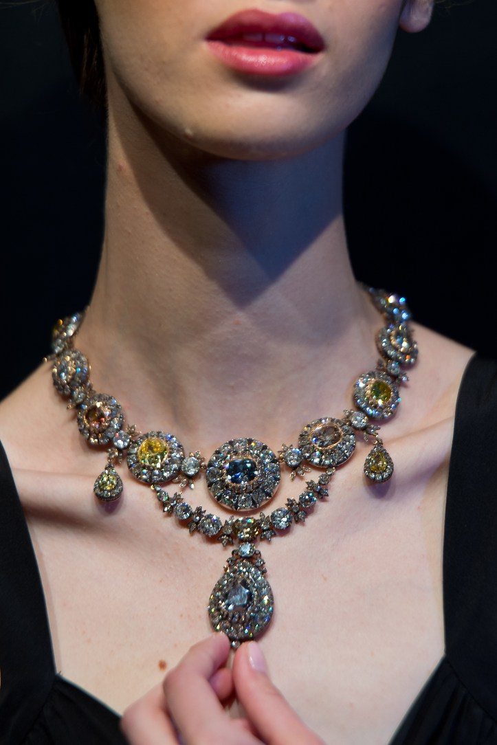 Diamond parure, mid-19th century 3.JPG