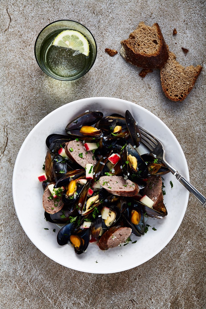 Steamed_Mussels&Venison_Sausages-2-Web.jpg