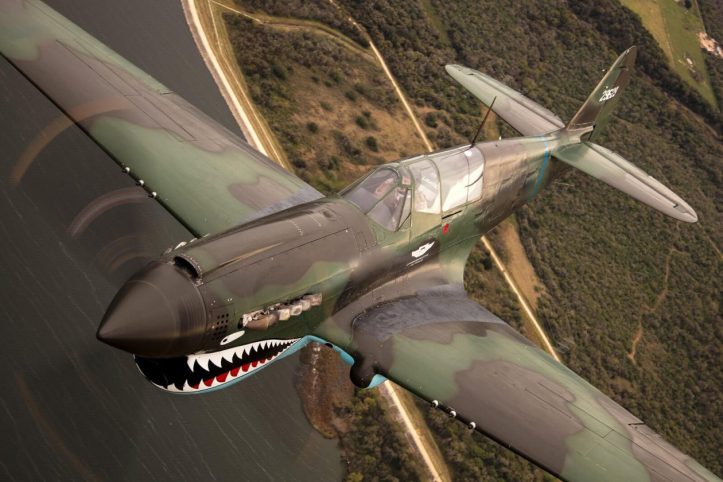 Curtiss-P-40-Warhawk-1260x840.jpg